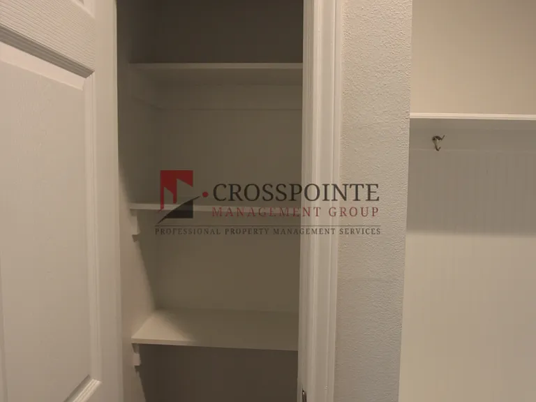 1927 Lindbergh Dr #301 — Photo 10