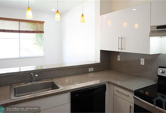 4th image of 7070 NW 177th St APT 206