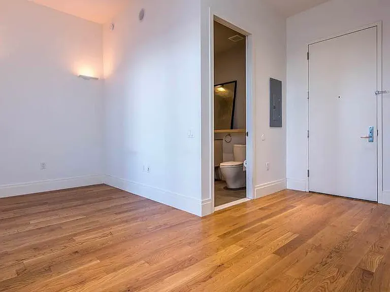 17 Monitor St #1U — Photo 9