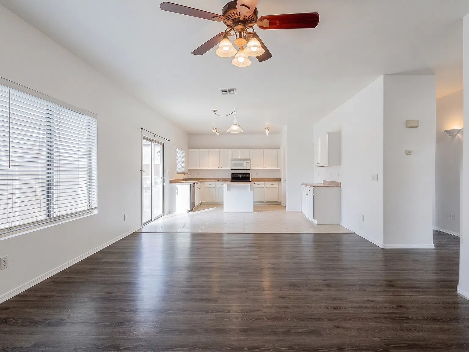 4 bed, 2.5 bath, 2300 sqft, $2,400 — Photo 3