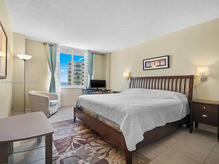 3725 S Ocean Dr #1110 — Photo 10