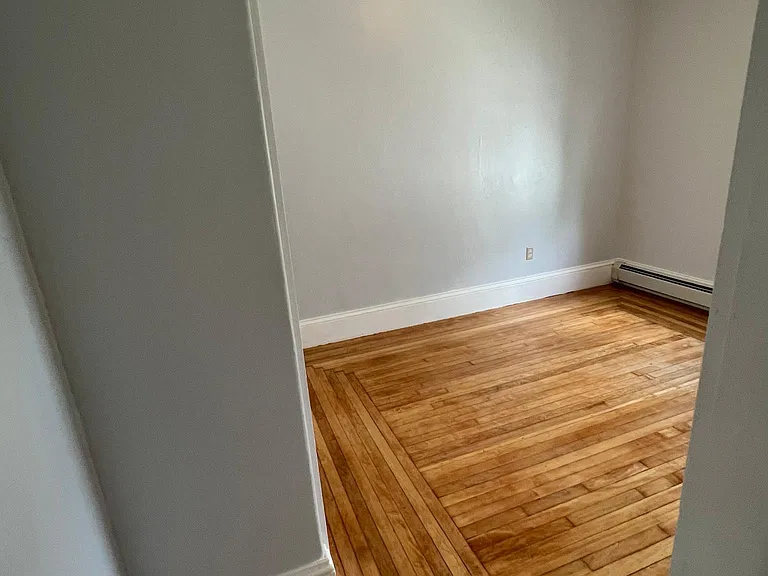 231 Foster St — Photo 10