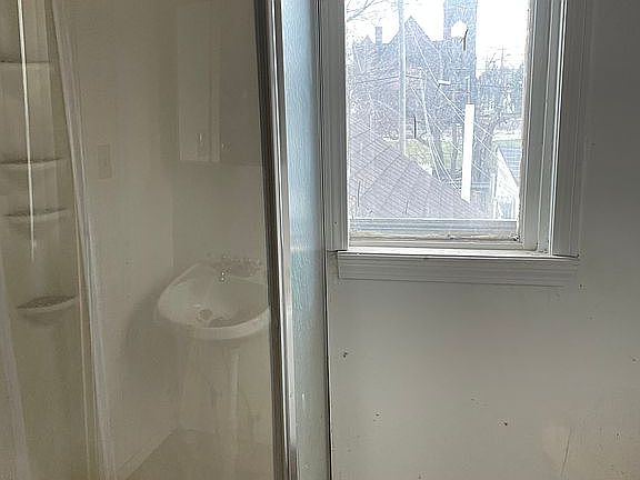3rd image of 1270 E 58th St