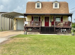 604 N 14th St, Port O Connor, TX 77982
