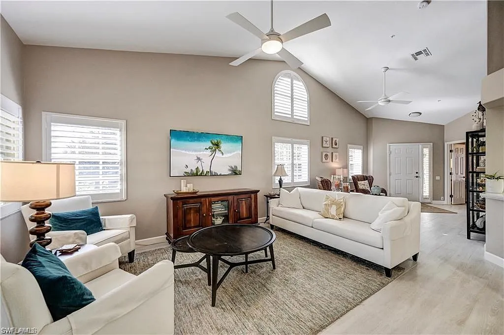 3 bed, 2.0 bath, 1576 sqft, $6,300 — Photo 3