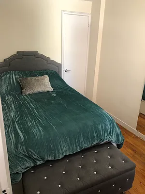 Rented by REAL New York | media 6