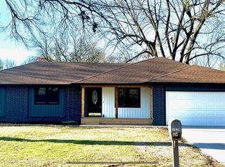 1528 E Buena Vista St, Springfield, MO 65804