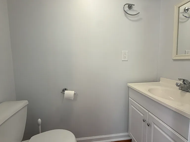 1318 Bainbridge St — Photo 20