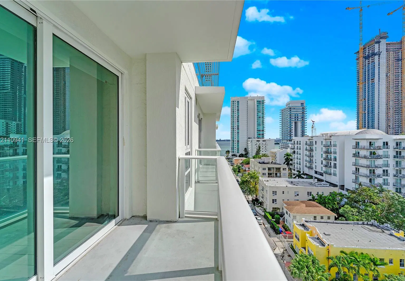 26 Edgewater Condo — Photo 1