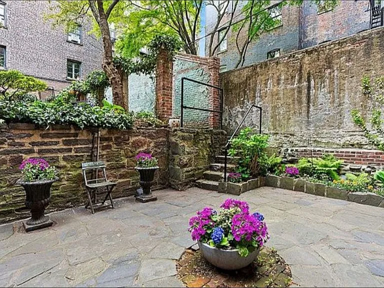 396 Bleecker St #2G — Photo 13