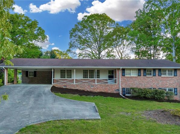 2027 Kensington High St SW, Lilburn, GA 30047