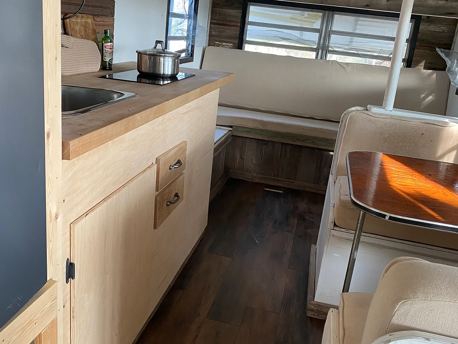 1 bed, 180 sqft, $850 — Photo 1