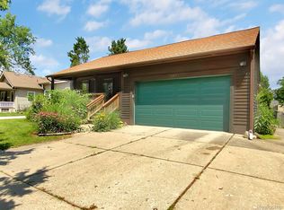 807 S Bywood Ave, Clawson, MI