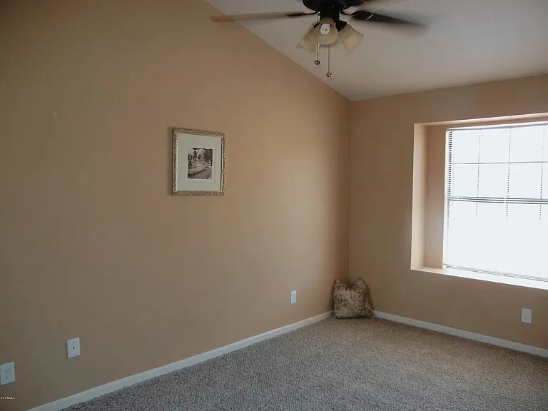 1142 E Scott Ave — Photo 13