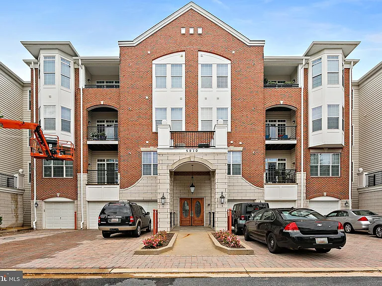 5910 Great Star Dr #105 — Photo 1