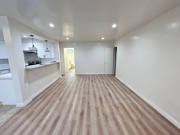 3rd image of 11667 Goshen Ave #2