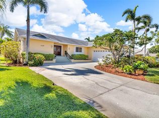 7009 Greenbrier Dr, Seminole, FL 33777