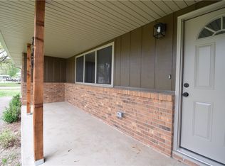 220 N Byers Ave, Gentry, AR 72734
