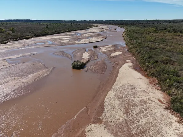 (undisclosed Address), Vernon, TX 76384