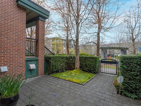 5th image of 6238 Logan Ln