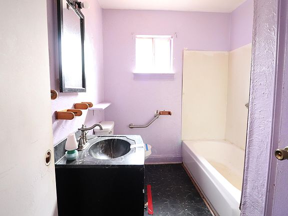 5th image of 4504 Stonewall Rd NW