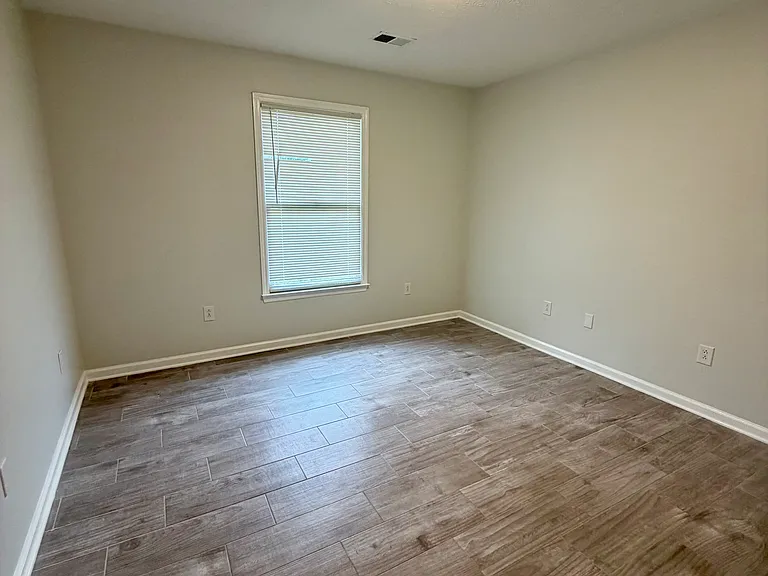4728 Hartland Pkwy — Photo 9