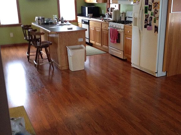 Kitchen with Island/Bar