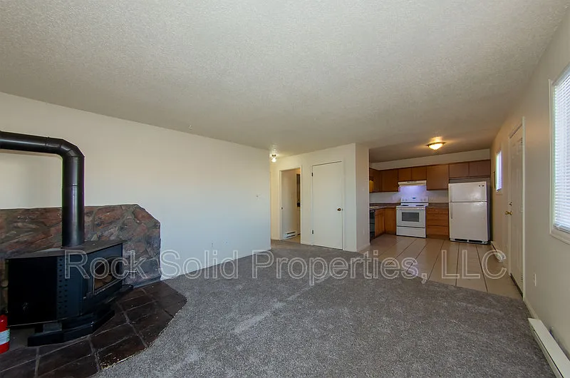 Building Photo - 1825 Edgewater Ave #1831