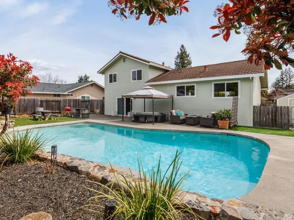 2271 Nightingale Drive, Santa Rosa, CA 95403