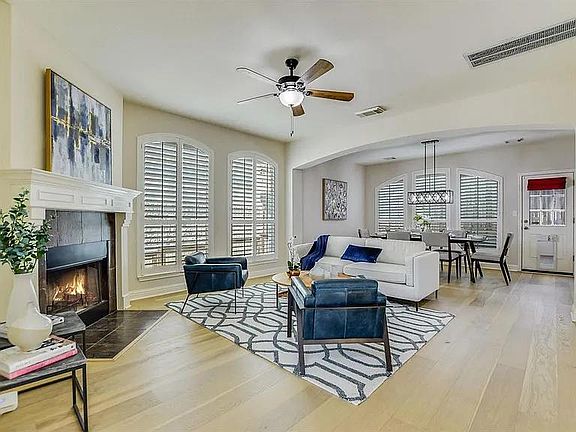 5th image of 636 Twelve Oaks Ln