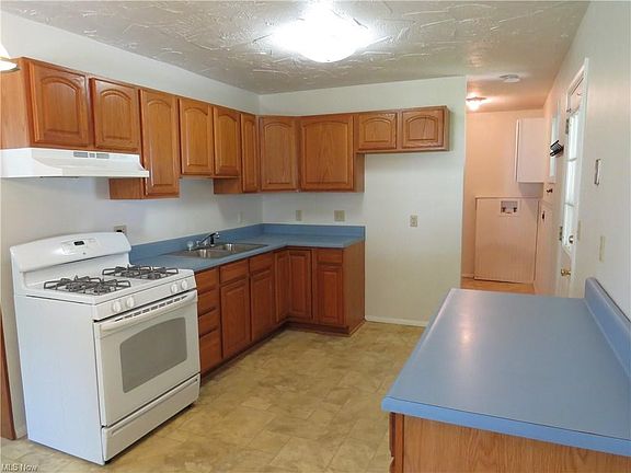 3rd image of 1428 Deermont Ave