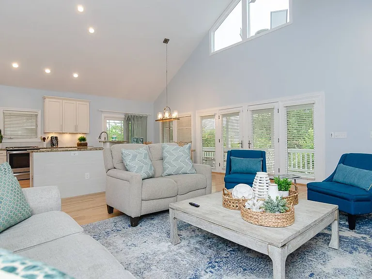 4 S Ridge Ln — Photo 3