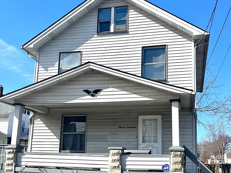 1117 Arlington Ave SW — Photo 1