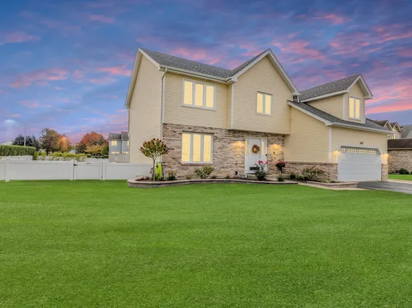 560 Valleyview Dr, Bartlett, IL 60103