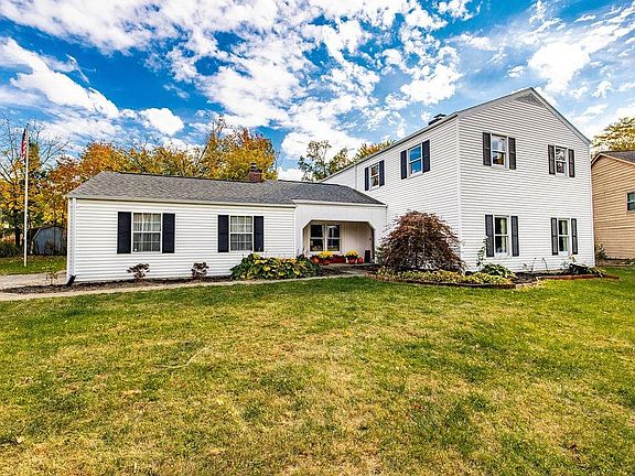 3rd image of 3171 Woods Edge Ct
