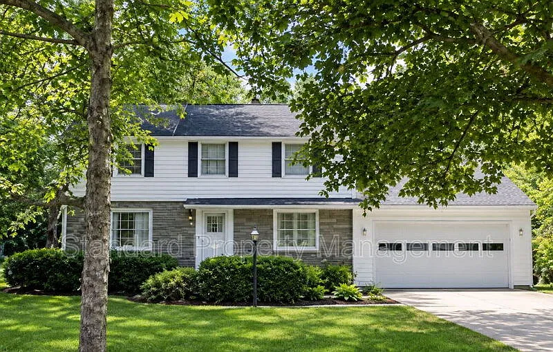 3 bed, 1.5 bath, 1833 sqft, $2,650 — Photo 1