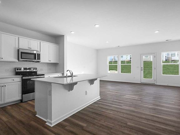 5th image of 75 Broward Ln