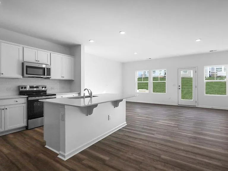 75 Broward Ln — Photo 6