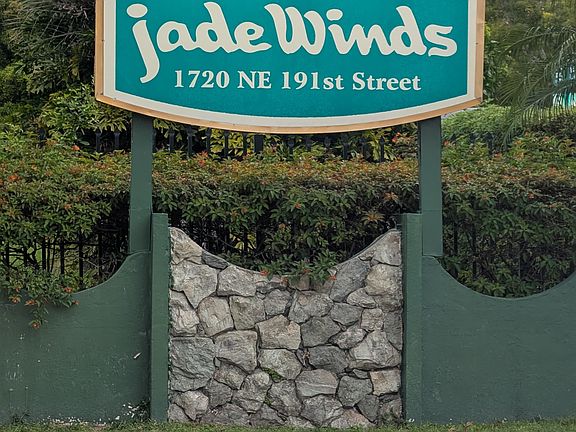Entrance to Jade Winds Condominium.