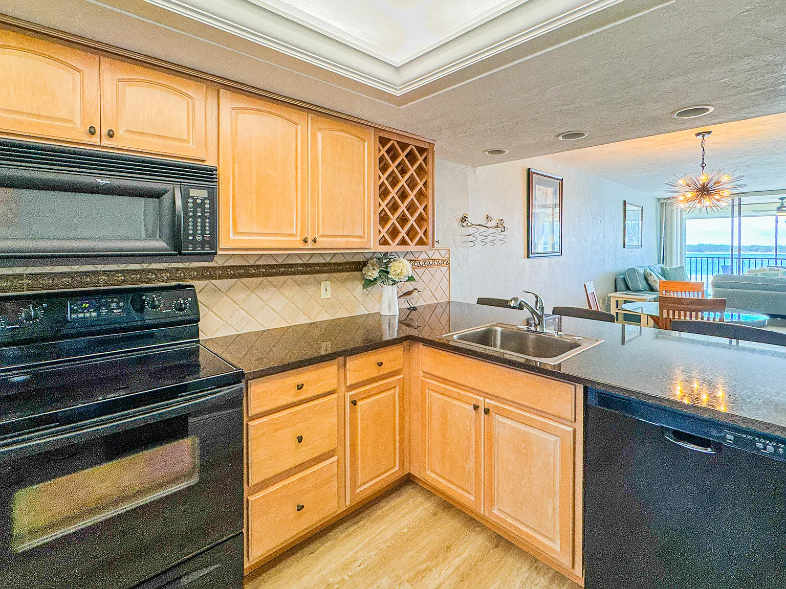 8400 Estero Blvd — Photo 3