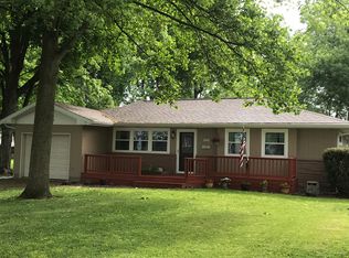 409 N 6th St, Auburn, IL 62615