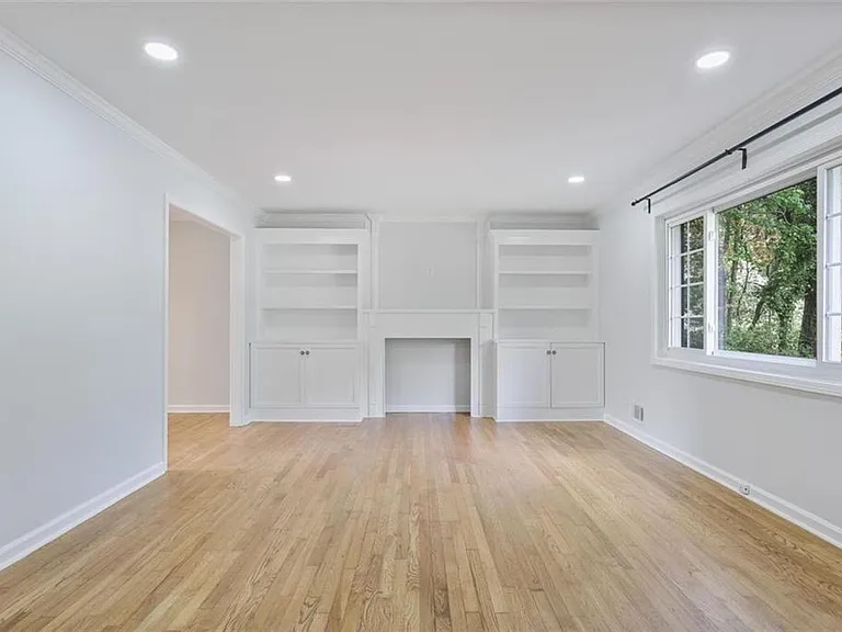 2903 Old Sewell Rd — Photo 4