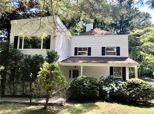 71 Saint Andrews Ln, Glen Cove, NY 11542