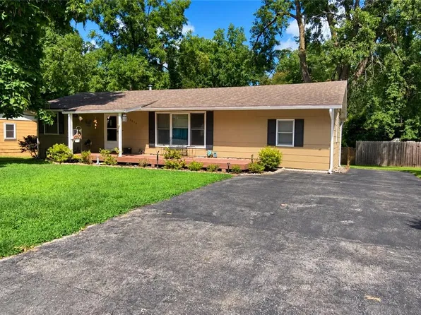 13819 8th St, Grandview, MO 64030