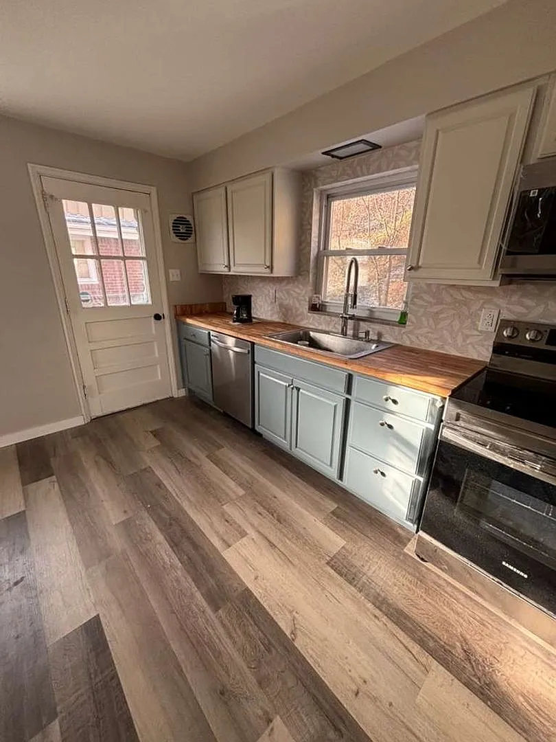 Charming 3BR House in Monessen — Photo 4