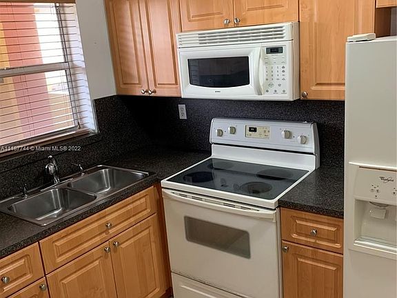 5th image of 8893 Fontainebleau Blvd APT 204