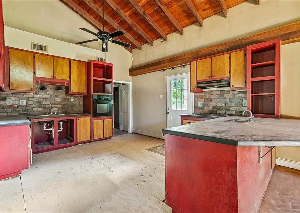 4th image of 42246 Sweeney Ln