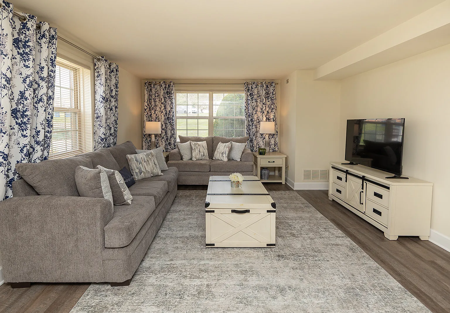 Chapel Valley Townhomes — Photo 1