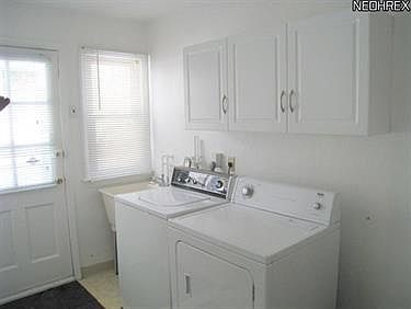 5th image of 1169 Eastwood Ave