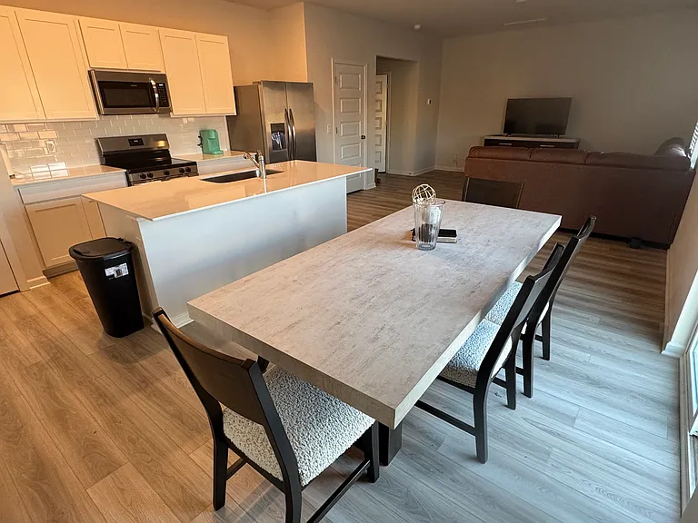 901 Moray Ln — Photo 6